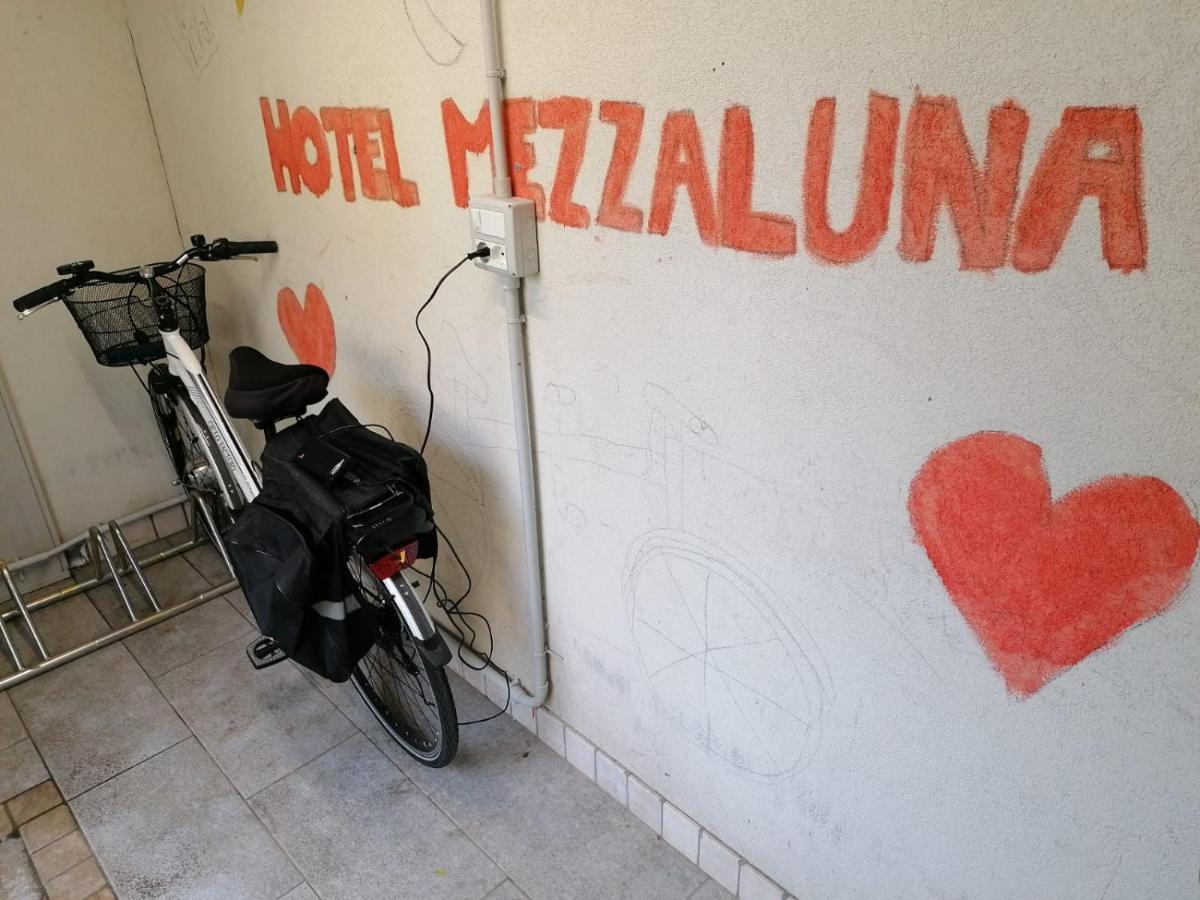 Hotel Mezzaluna Treviso Exterior photo