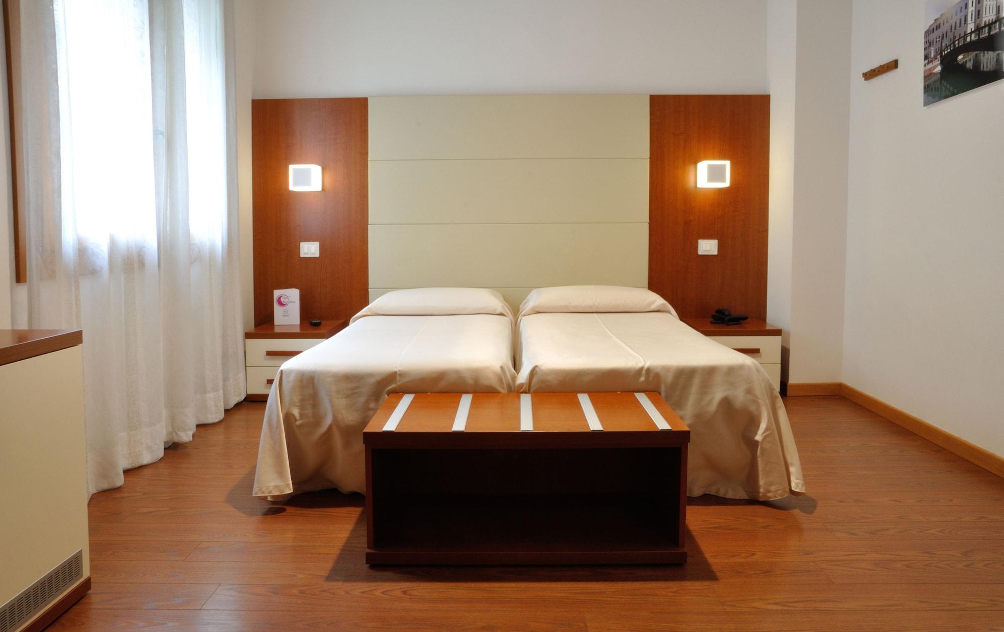 Hotel Mezzaluna Treviso Exterior photo