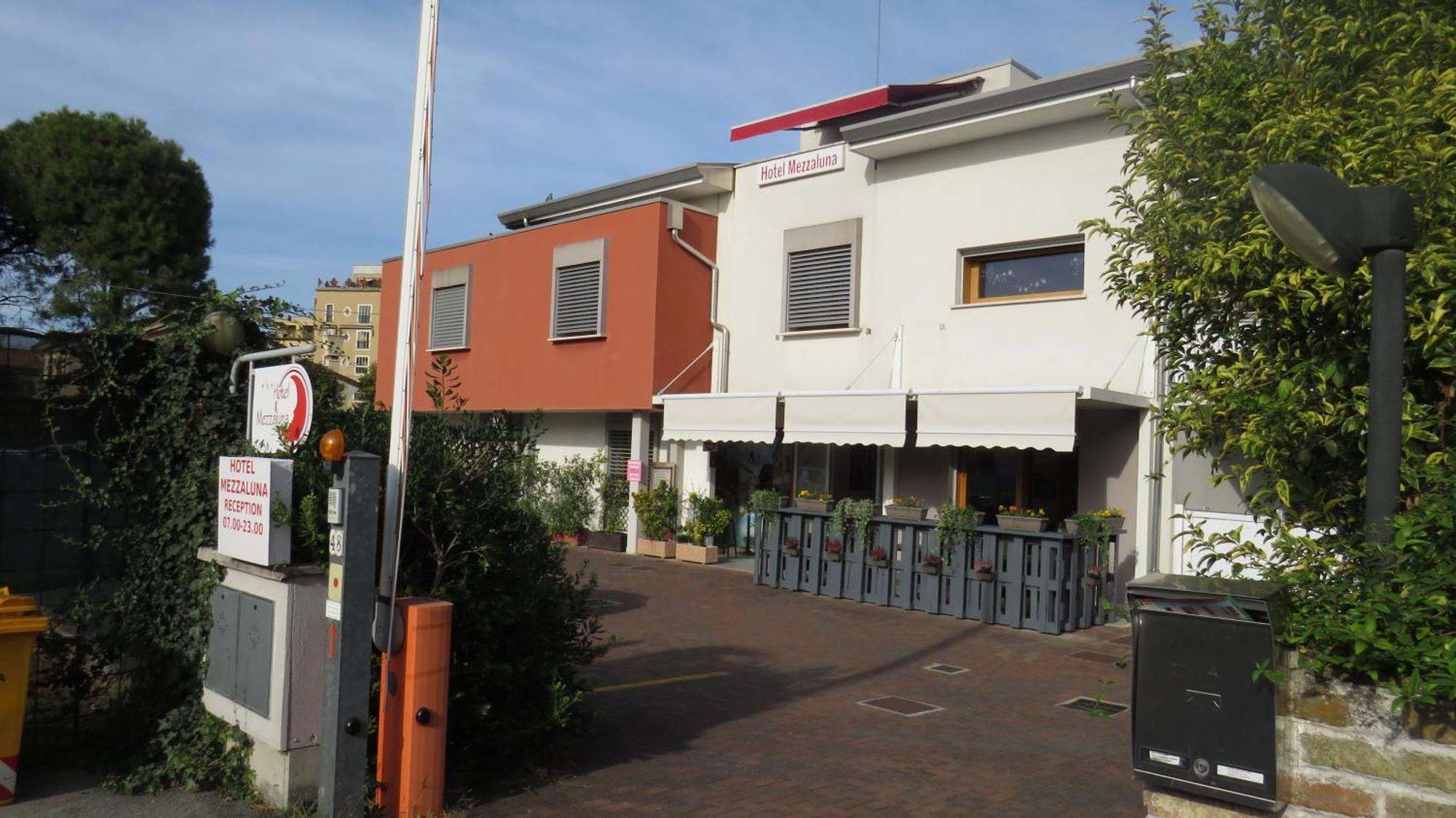 Hotel Mezzaluna Treviso Exterior photo