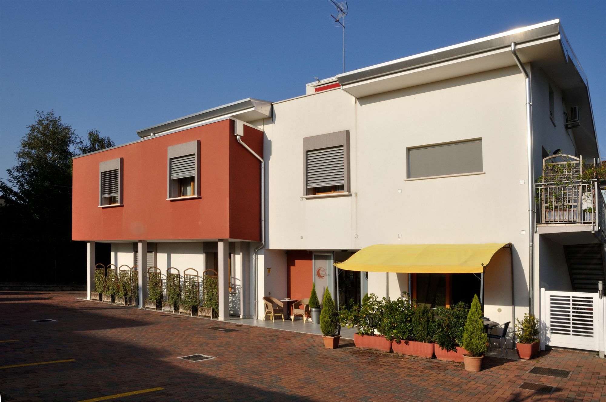 Hotel Mezzaluna Treviso Exterior photo
